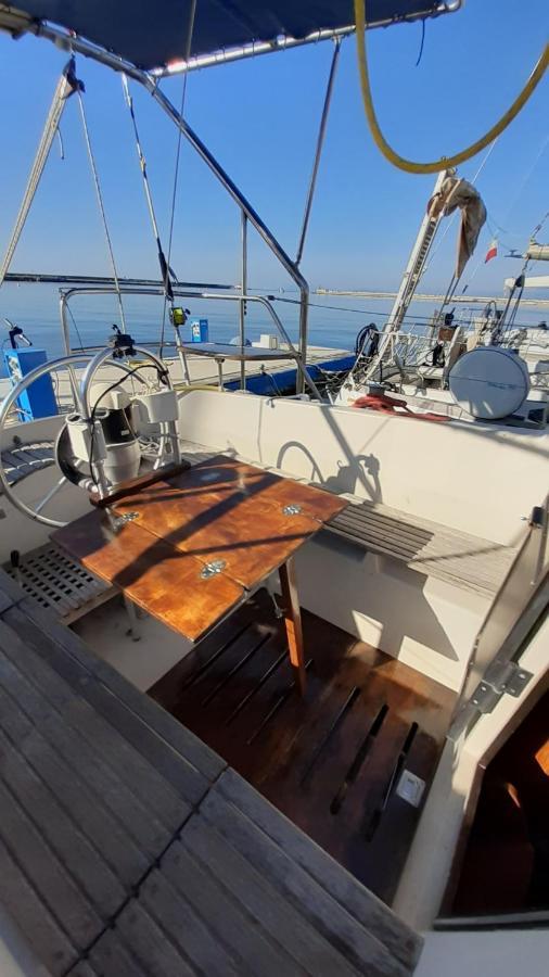 Hotel Bed & Boat Brezza Del Mare Viareggio Exterior foto