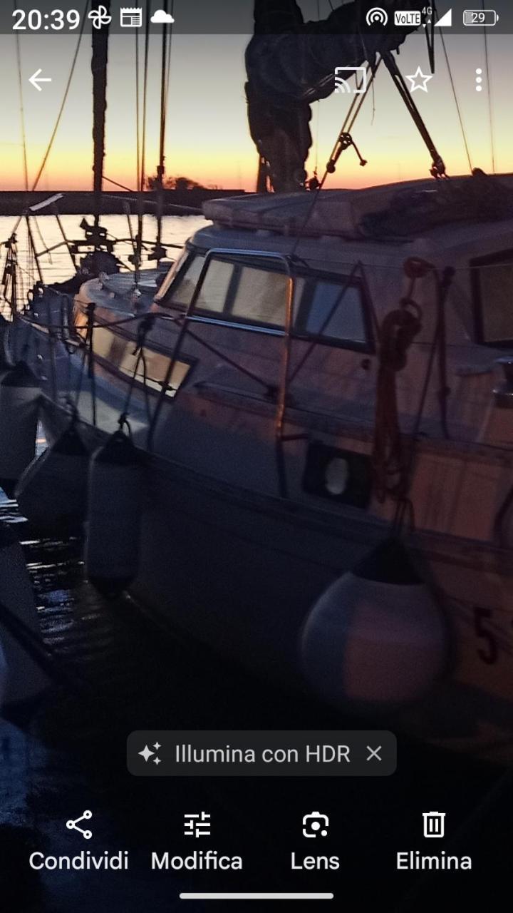 Hotel Bed & Boat Brezza Del Mare Viareggio Exterior foto